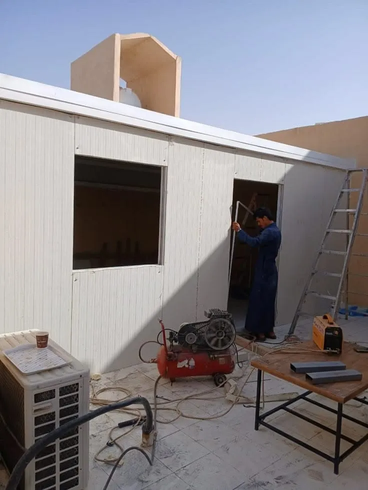 مكاتب متنقلة وكرفانات ساندوتش بانل
